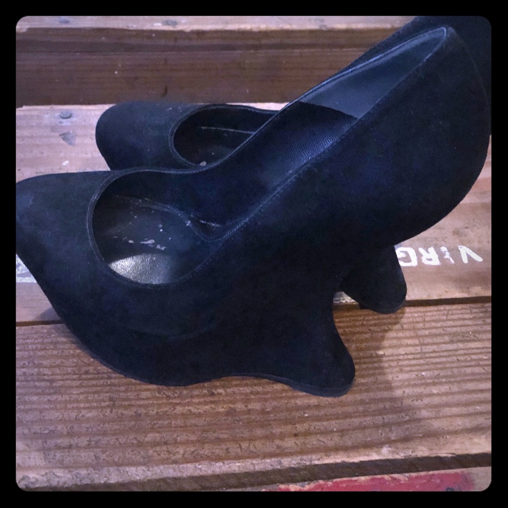 Alexander McQueen wedsges